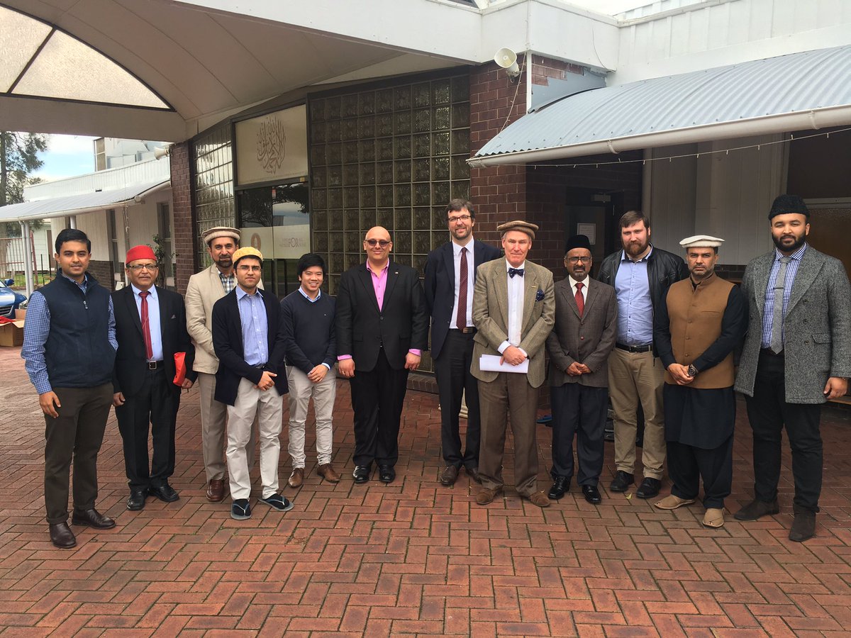 ahmadiyya_sa's tweet image. Honoured to have Speaker @MickAtko &amp;amp; @loader4dunstan join us in our Eid celebrations and deliver a message from the Premier (@JayWeatherill)