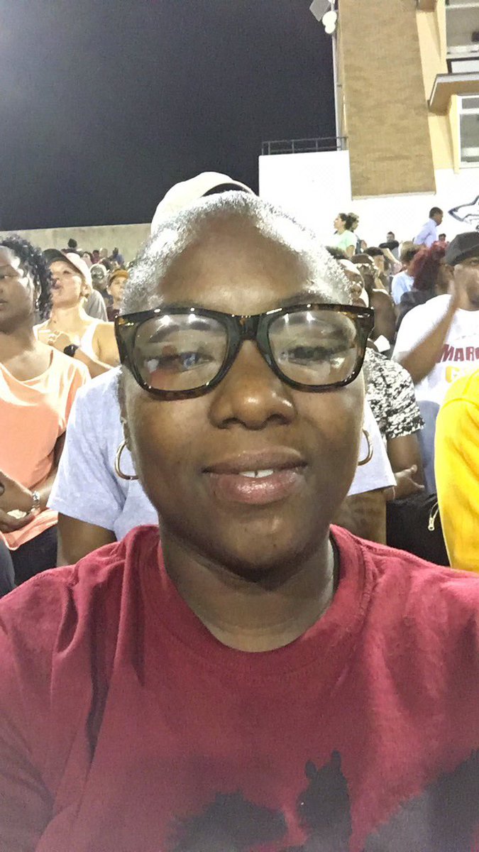 jujumanners's tweet photo. Yesterday at the ball game.. MSU Mustangs vs Quincy Hawks. 🤘🏽🤘🏽#team MSU https://t.co/J2ne5L3MgO
