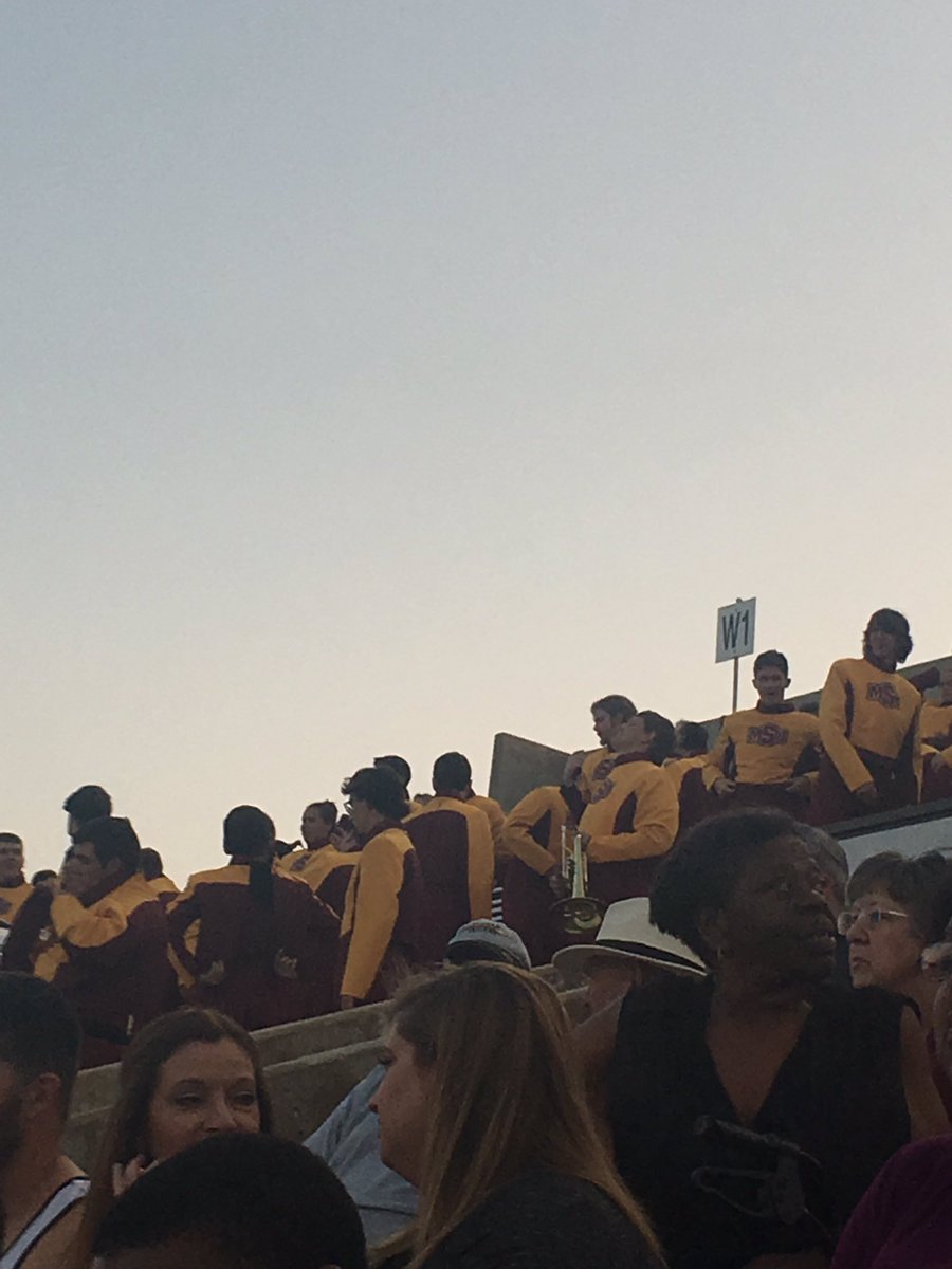 jujumanners's tweet photo. Yesterday at the ball game.. MSU Mustangs vs Quincy Hawks. 🤘🏽🤘🏽#team MSU https://t.co/J2ne5L3MgO