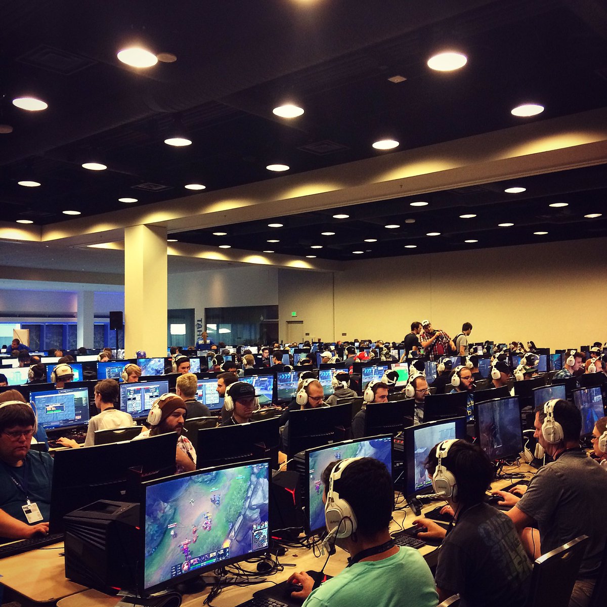 Michele_Rose13's tweet photo. Legion gamers as far as the eye can see @LenovoLegion #iamlenovo #wearelenovo #premiumSTARS https://t.co/Rgs8WbIbys