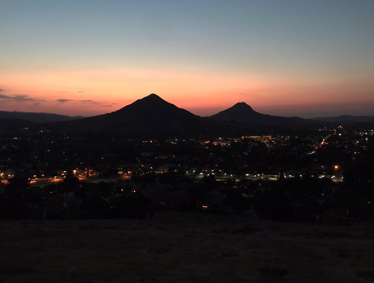 librarynoise's tweet photo. And it makes me wonder. #terracehill #slosunset @KSBY #beonksby @SLOTribune @CalPoly @VisitSLOC @Visit_SLO @ShareSLO_ #LaborDayWeekend https://t.co/Qegs1cSJMt