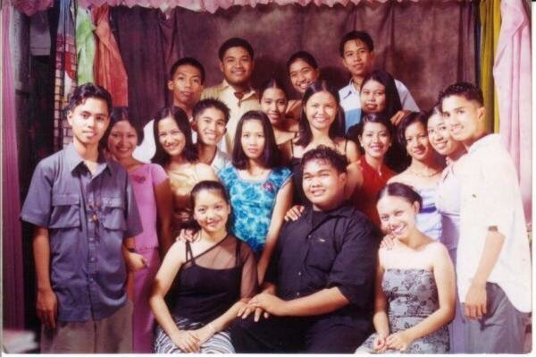 JunARMYHope's tweet photo. Sa among bukid, basta JS Prom magpa picture jud dayon sa Studio 5 pagka human!!hahahaha!! #MNHSBatch2003 #HighSchoolLife https://t.co/99uJ0YZVvQ