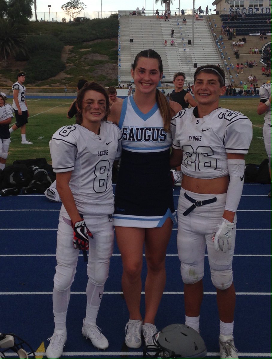enright_jodie's tweet photo. Great win for Saugus...#SHSCHEER #SHSFB https://t.co/2z9RpUVlJ9