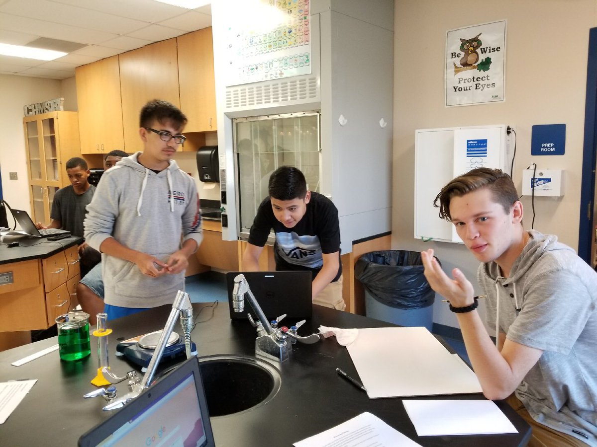 lilchem502's tweet photo. Watch out they are becoming an expert on measurements &amp; using flipgrid to teach others! #sulsprisd #sulsprhs #SSsciencesquad https://t.co/ZcBNW6vY5R