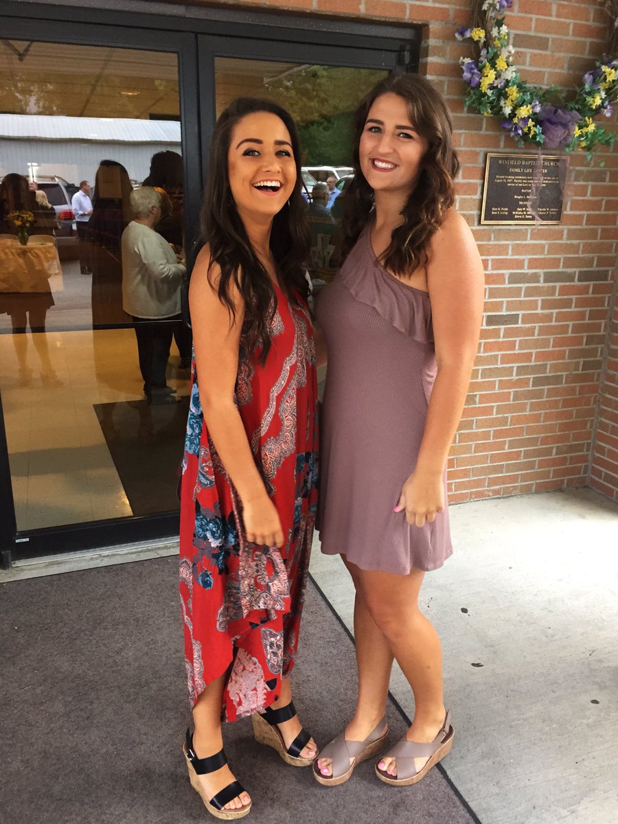 carly_miller14's tweet photo. HAPPY 19TH BDAY NATTY💕 I love you so much and I can't wait to spend the day celebrating with you #princessnat 🎉👑💕 https://t.co/ZHiARb9jZx