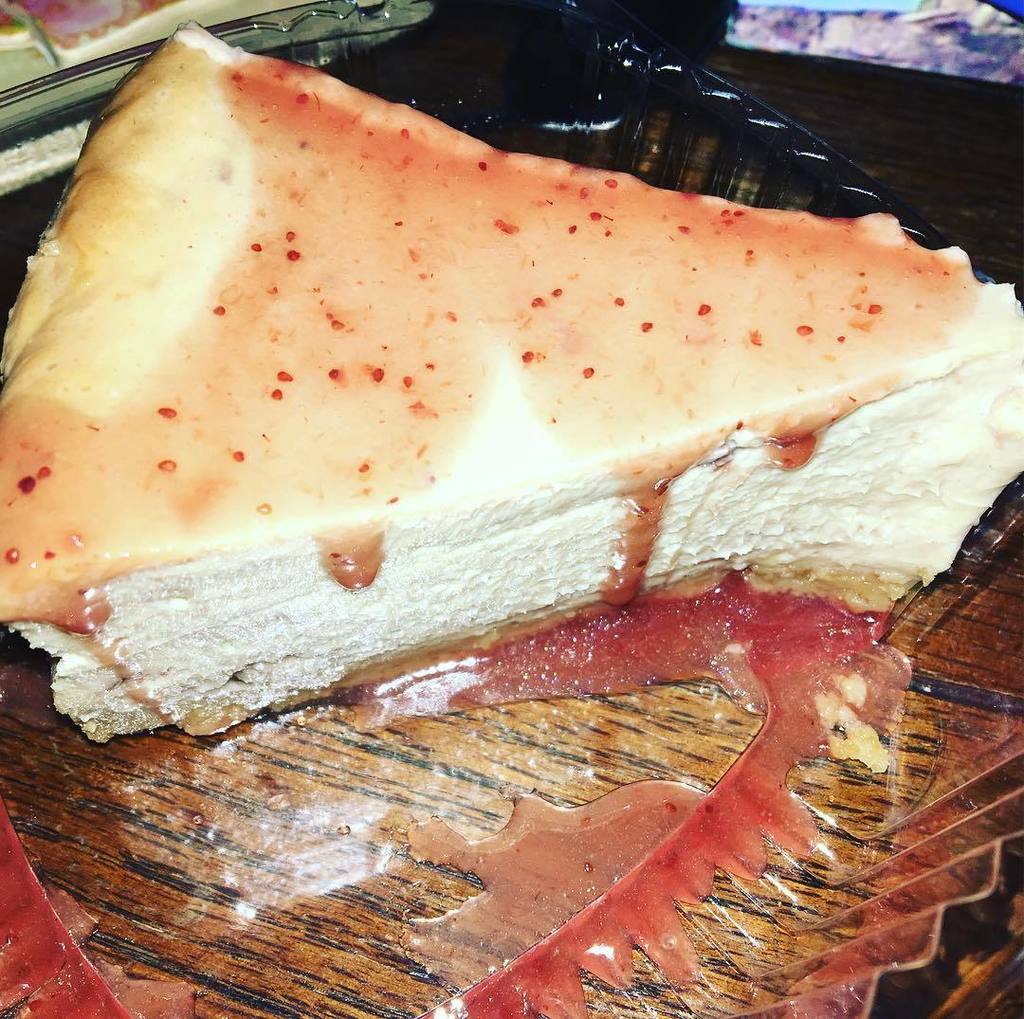 sophiecox_judo's tweet photo. First time I've ever had peanut butter and jelly cheesecake #roadtrip #katmademedoit https://t.co/0olTixTKi8 https://t.co/cgrq82DfzG
