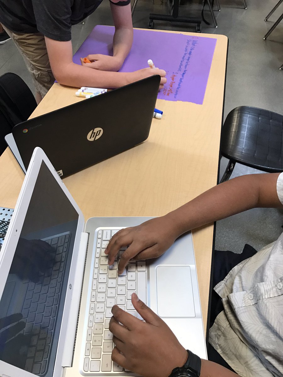 KernStem's tweet photo. Explaining mechanical gears in robotics. #PLTW https://t.co/CqtZkSJEiX