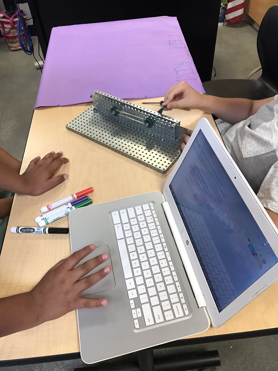 KernStem's tweet photo. Explaining mechanical gears in robotics. #PLTW https://t.co/CqtZkSJEiX