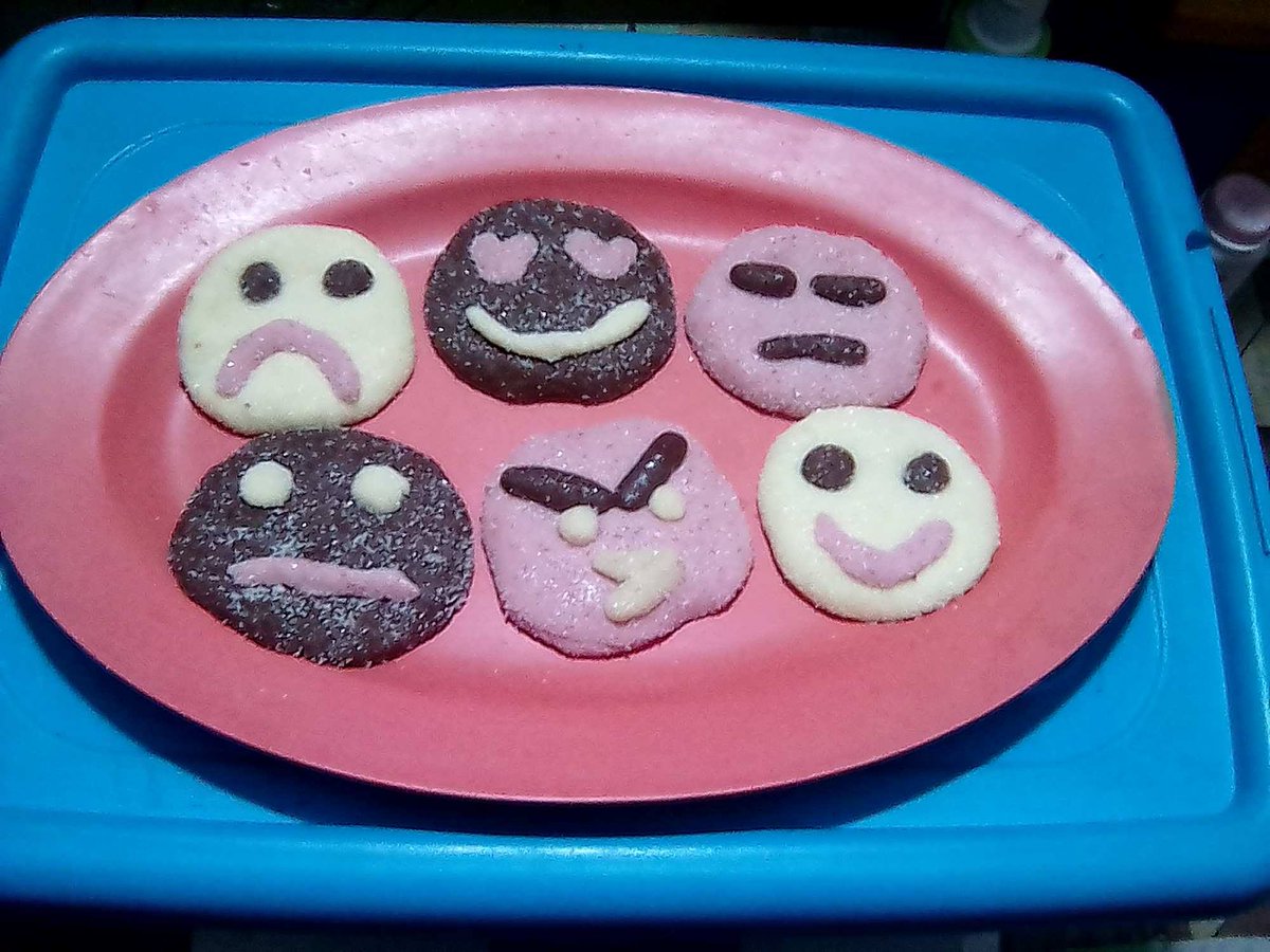 Cute_Gasul's tweet photo. DIY PASTILLAS 😍😍 https://t.co/iLXkknAi1D