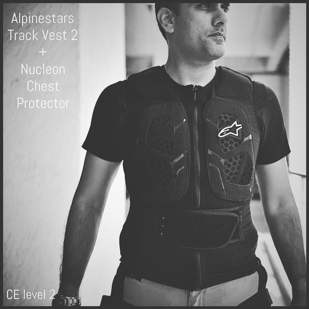 shumar's tweet photo. #MyGear. On #racetrack, I use the comfy #Alpinestars #TrackVest 2 w #Nucleon chest protectors. Too warm for street but invisible under leat… https://t.co/4KiA7vnqvx