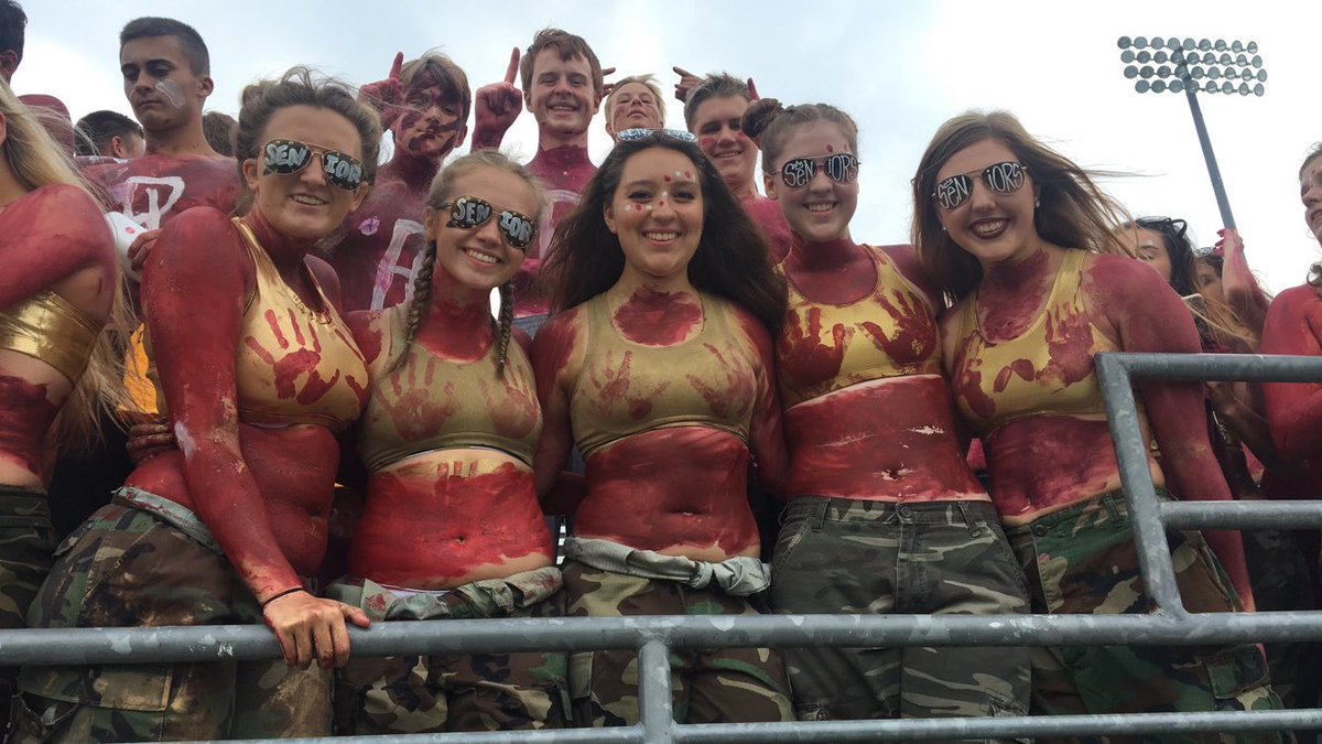 laurenkucera's tweet photo. ended our senior year with a victory!β€οΈπππ #seniors #ptownbeatdown #OhWhenMaroon #4nomore @lucasmatthew_20 https://t.co/YvUReSfKVb
