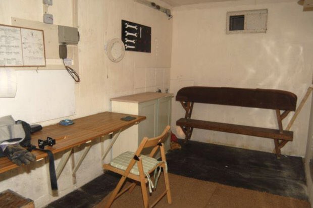 Dorian_Belvoir's tweet photo. Mapped: There are hundreds of secret nuclear bunkers in Britain and people are buying them: https://t.co/mvnROwViVo #property https://t.co/s81uofSFFS