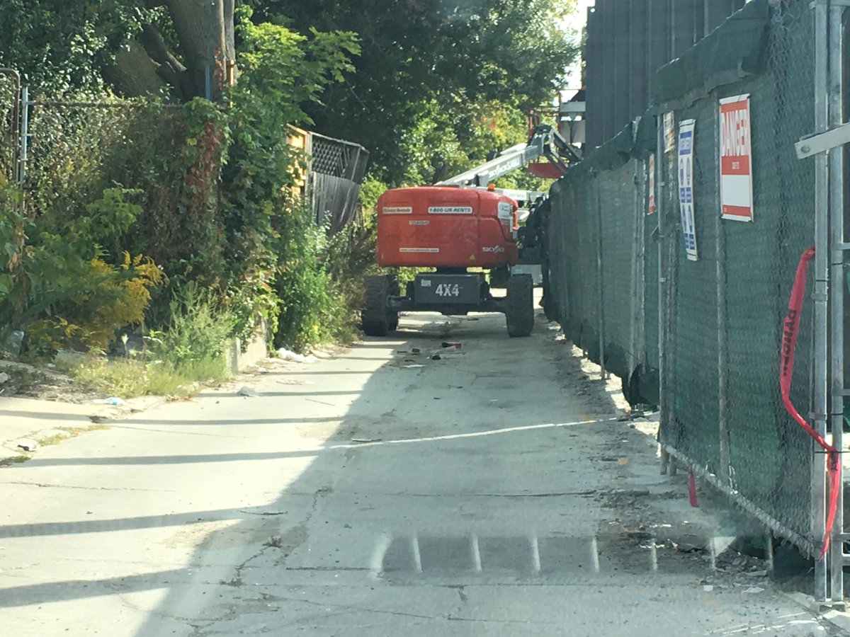 opmb100's tweet photo. @CrosstownTO @JohnTory @EglintonWest #metrolinx blocks back alley lanes (again) #disrupts back and front entrance to the business! #OPMB100 https://t.co/nX2DynHJDB