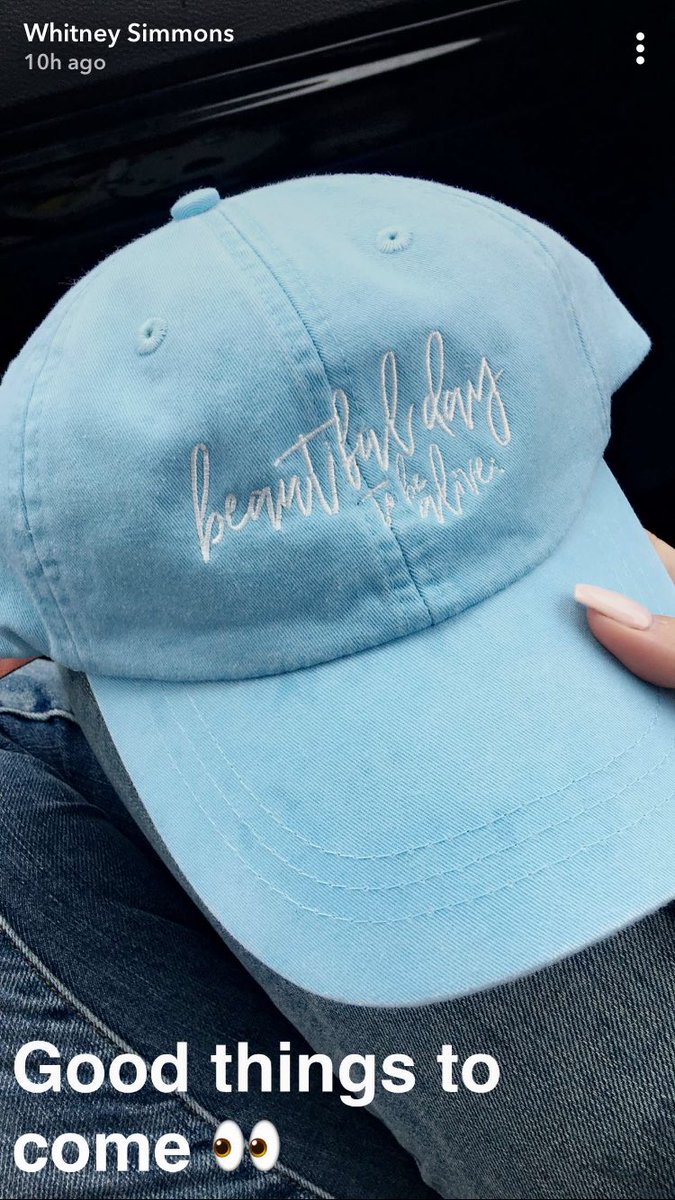 IsiFerrier's tweet photo. Did anyone else SCREAM when they saw this on @whitneyysimmons snap https://t.co/is2aAD7mHo