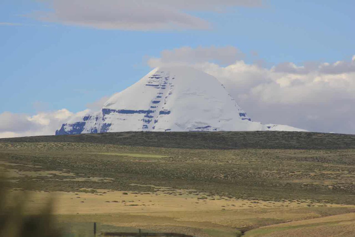 IshaSacredWalks's tweet photo. What lies between Lake Manasarovar and Mount Kailash is an opportunity beyond imagination. #KailashManasarovar #KM2017 https://t.co/36h12czdUP