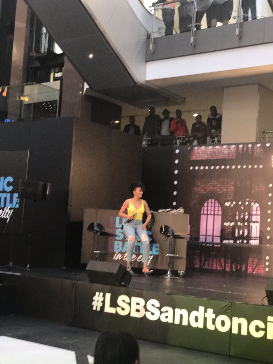Ntandous's tweet photo. How pretty is mama Thando😍😍😍#LSBSandtoncity https://t.co/FIr6v1Wyf1