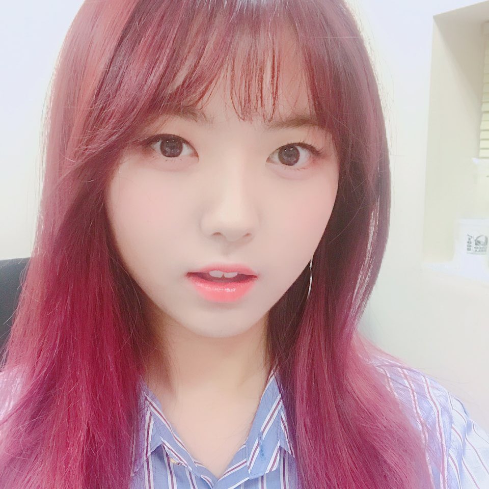 N12YI's tweet photo. [나영] 나롱 왔어요(๑>◡<๑) 오늘 수상한 가수 시청해주셔서 감사합니다😉 다음주에도 많이 기대해주세요~!! 밤이 늦었어요!! 하이들 모두 굿나잇✨ https://t.co/PJP73SD589