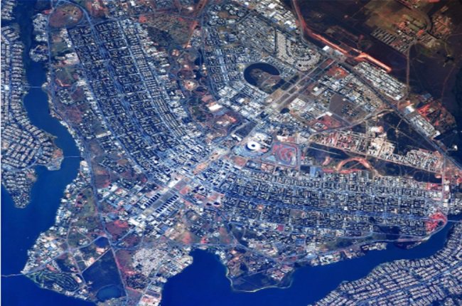 Que te parece Brasilia vista do espaço ... ???