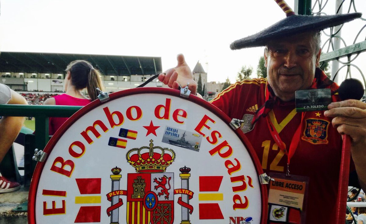 unascensoa2B's tweet photo. El Toledo cierra el mercado de fichajes con la incorporación de Manolo el del Bombo como nuevo abonado. https://t.co/OAkVvP6NgC
