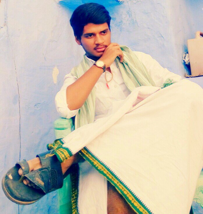 nandy1432's tweet photo. Powerstar follower💪💪
#Katamarayudu look
Raayullu entha mandaina undocchu #katamarayudu okkade
#HBDLeaderPawanakalyan https://t.co/0r1NouBGv4