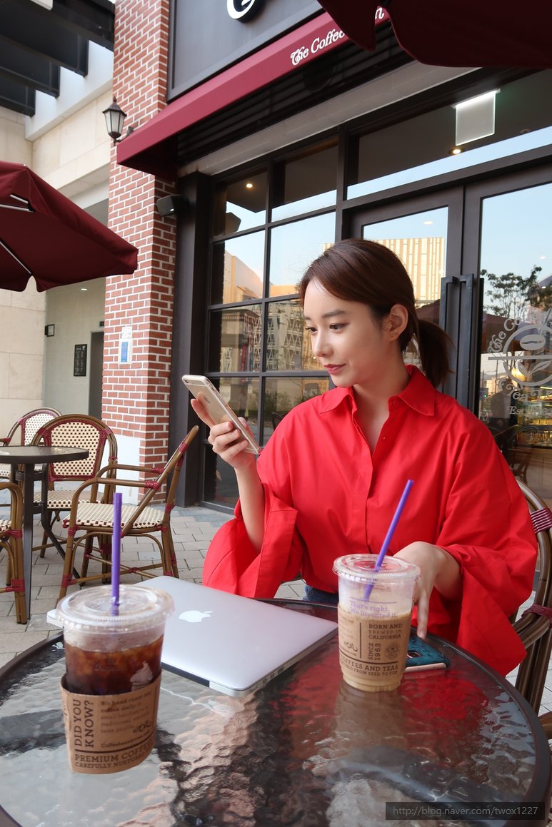 TwoXChina's tweet photo. Surin @Surin__kim has opened her own blog and selling things, doublings plz support her😊https://t.co/22b6EhLP8R https://t.co/6kp7ytHDjZ