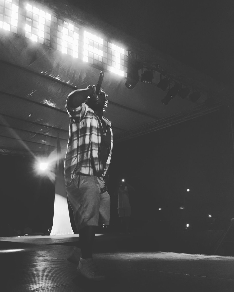 TogozikE's tweet photo. #NKR on stage #Concert #DiamondFever #FoireAdjafi #MaxCom @MartialTchao @FoireAdjafi https://t.co/eHw3bIkJxB