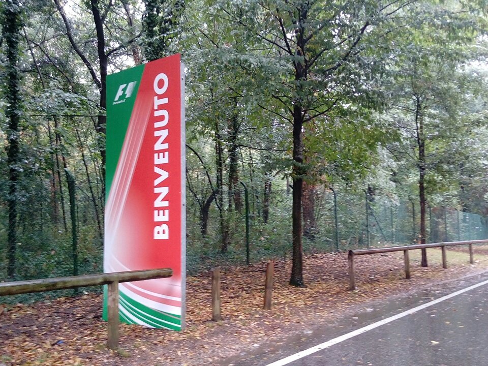 #ItalianGP #F1 il parco di Monza almeno lui è felice che piova
