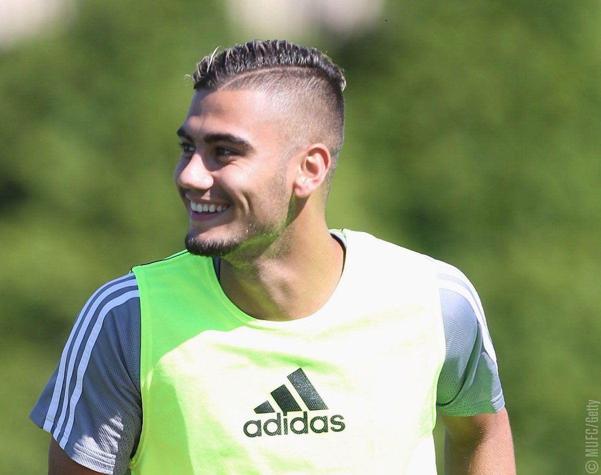 ManUtd's tweet photo. .@AndrinhoPereira has joined La Liga side Valencia on loan for the 2017/18 season.

Best of luck, Andreas! https://t.co/bm5jsYJsJ7 https://t.co/lCaIP05Y5w