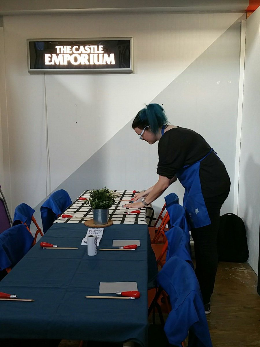 Simpleknots's tweet image. Setting up this mornings lino print workshop with @skybearuk 🖑