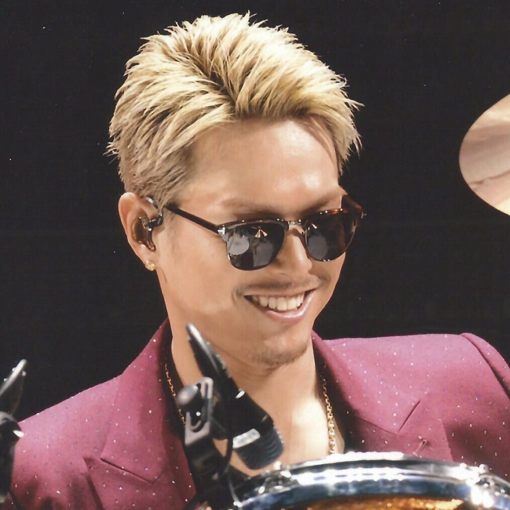 atmr_02's tweet photo. 隆二さんを好きになれたおかげで、素��なfamさんとも繋がれて、ほんとに幸せ☺️
31歳おめでとう🎉✨
これからも素敵な歌声を。

@channaru3 
@my92msc 
@at_ryu24 
@__nkri https://t.co/ohSw7fIJ0L