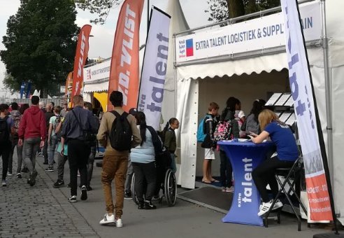 Zoek je een #carrière in de #logistiek? Bezoek onze stand en vraag onze consultants naar de mogelijkheden.