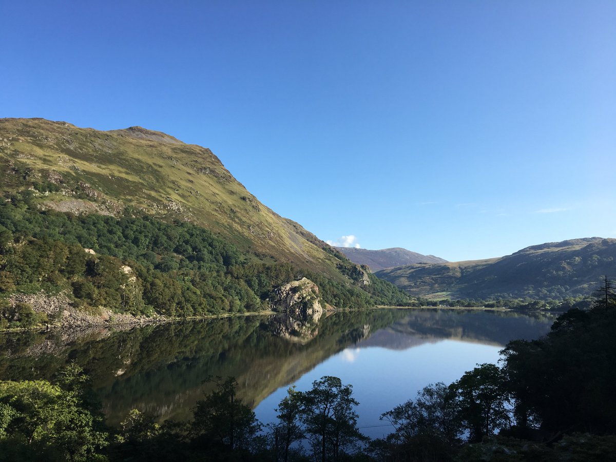 wordandmovement's tweet photo. @JackieMorrisArt Thank you Jackie, &amp; I your vision. I'm in Snowdonia with my mum &amp; brother. No wifi or signal at the hostel, but beautiful scenery, &amp; a lake. https://t.co/eYgDyHcagZ