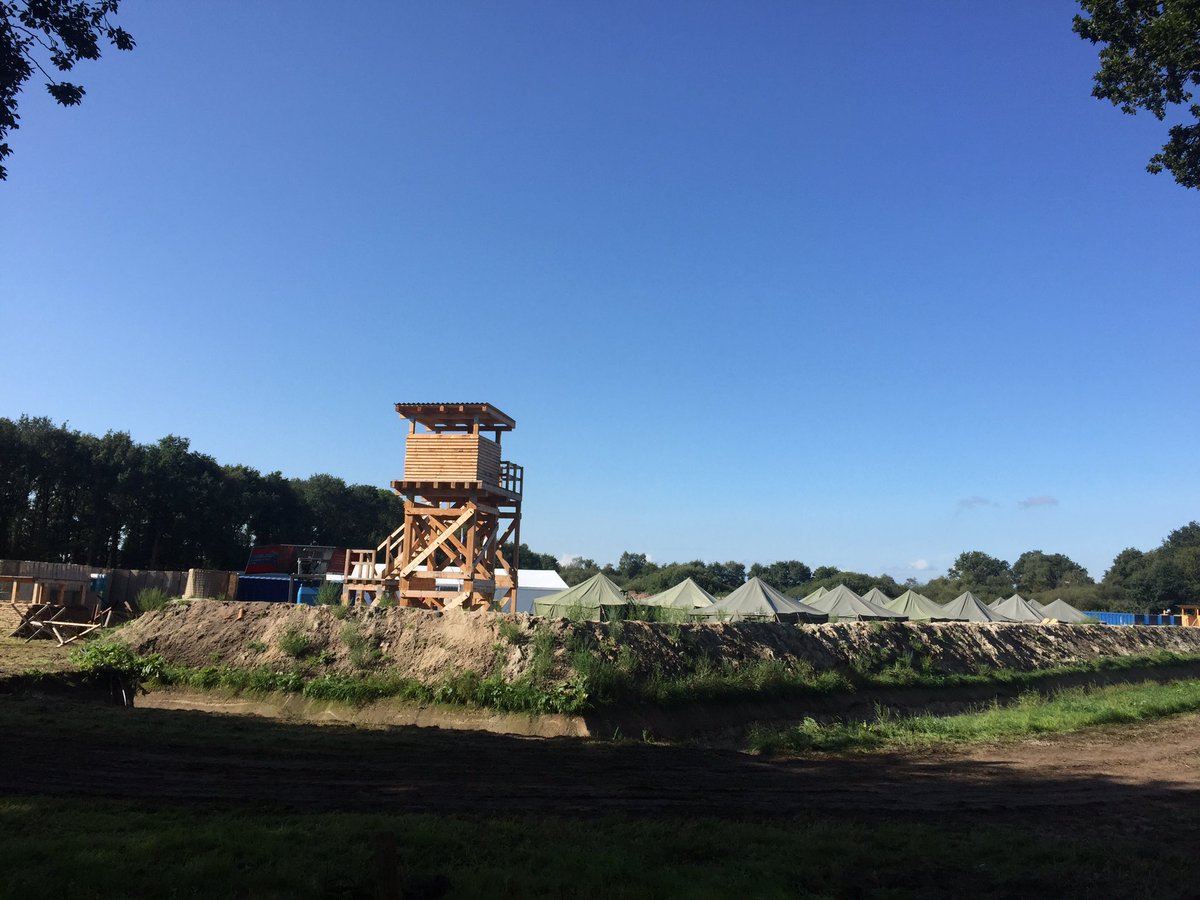 NetwerkDem's tweet photo. Vandaag praten we over de democratie in Nederland in een indrukwekkende tijdelijke legerbasis #Basiskamp Entrenous in Frederiksoord! https://t.co/xYSAE6HlUm