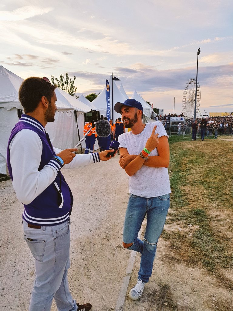 manuelapromo's tweet photo. Bulle d'oxygène! Christophe Willem Live Carrefour de Stars! @champagnefm #talentunique #CDS2017 #champagnefm #media #Backstage #pr https://t.co/IN8BDKXj7J
