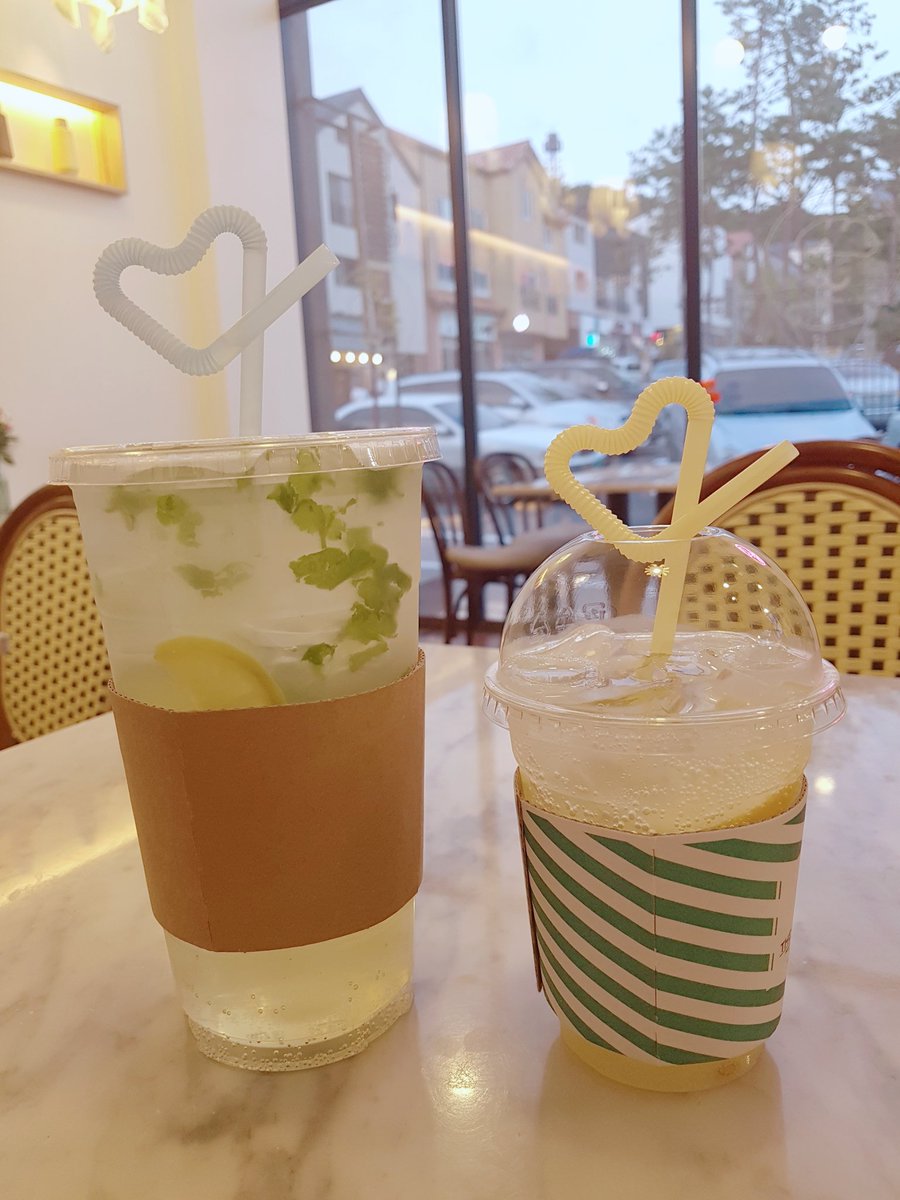 huchu_O's tweet photo. 야기 카페 너무 귀영 어ㅓ엉 아기자기♡ https://t.co/mk1VA2r6or