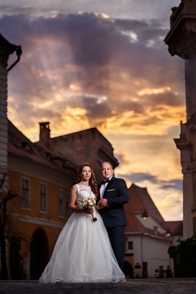 K_visualstudio's tweet photo. Wedding A&amp;R | #wedding #trashthedress #shoot #photography #sunset #goldenhour #love #naturalcolors #kvisuals #sibiu #fotograf #nunta https://t.co/GflBWyIxYz