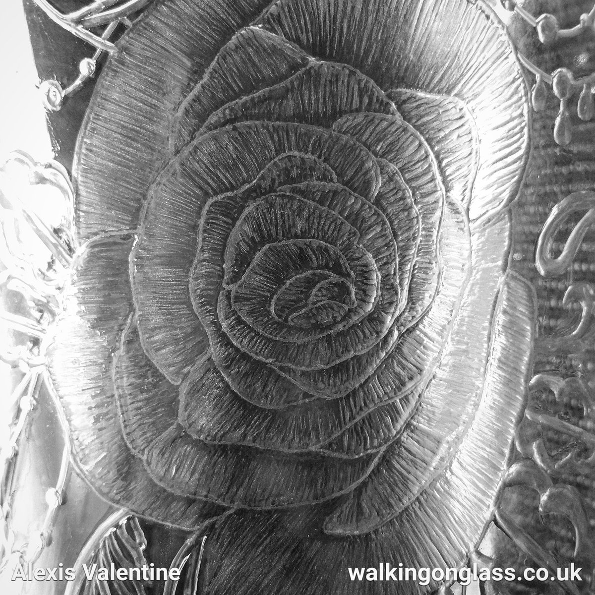 GlassForWalkers's tweet photo. Looking for a piece of Bespoke Hand Engraved Artwork? ... Look no further! #alexisvalentine  #walkingonglass #glassengraving #rossendale https://t.co/2AcCykxxGs
