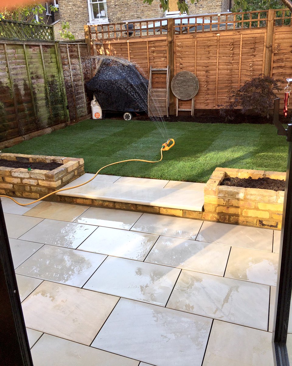 CadoganLscapes's tweet photo. Our recently completed #putney garden, with stunning sandstone paving from @_LONDONSTONE  #Landscaping #london #ThisIsLondonStone https://t.co/8VmeQ0bBXV