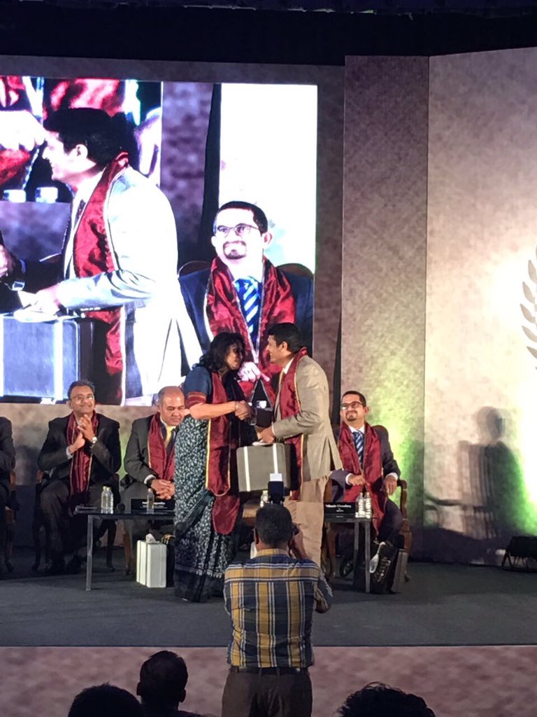 brilliansk's tweet photo. A lighter moment with Guest of Honour Preeti Singh, VP, HDFC Standard Life Insurance #TASC2017 @timesproindia #ThankYou https://t.co/hUhEbxQlbI