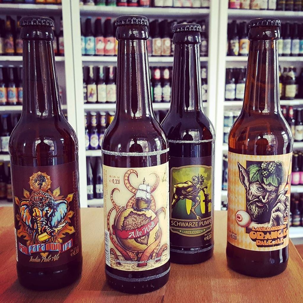 brewcomer's tweet photo. Aus dem Laboratorium: Alte Welt, Orange Pale Ale, F60 Paranoid IPA und Schwarze Pumpe
#craftbeer #craftbier #kiel #labieratorium #cottbus … https://t.co/goniqqz2xU