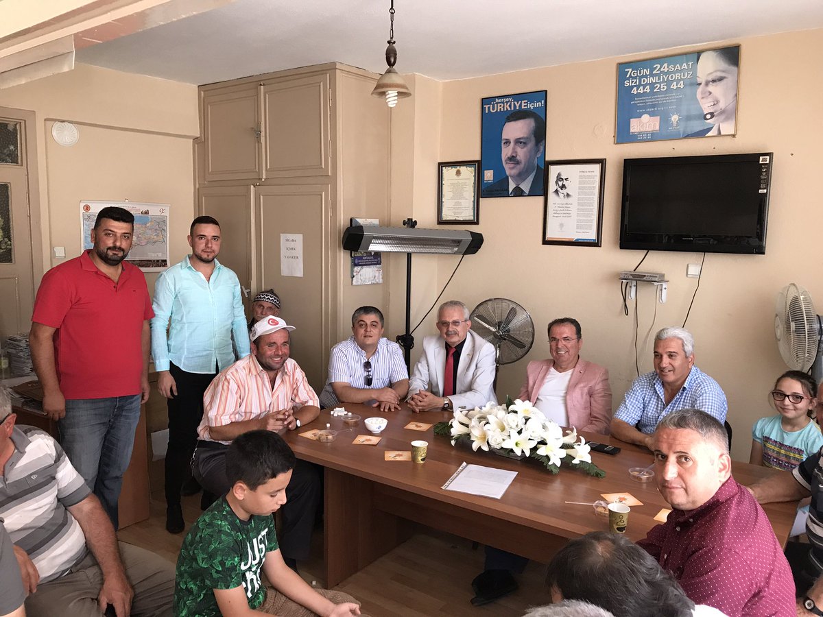 İlçe Başkanlığında Halkımızla bayramlaştık. Nice bayramlara <a href="/rizasumer/">Av.Rıza SÜMER</a> <a href="/MevlutCavusoglu/">Mevlüt Çavuşoğlu</a> <a href="/DrIsikhan/">Abdullah Işıkhan</a> <a href="/akseki_akparti/">AK Parti Akseki İlçe Başkanlığı</a> <a href="/mismetuysal1/">İsmet Uysal</a>