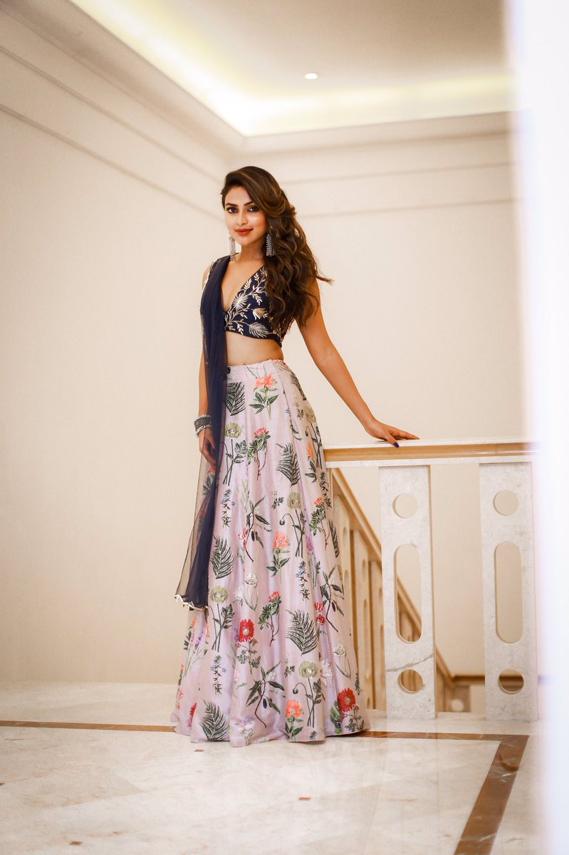 Amala_ams's tweet photo. In my fav @payalsinghal @Carma_India 
Earrings @sangeetaboochra
Styled by @pinktrunkk for #thiruttupayale2 #audiolaunch https://t.co/uXvcn3ZAU4