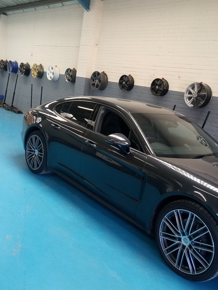 Chilling in the shade at <a href="/Silver_WheelsUK/">Silver Wheels</a>
