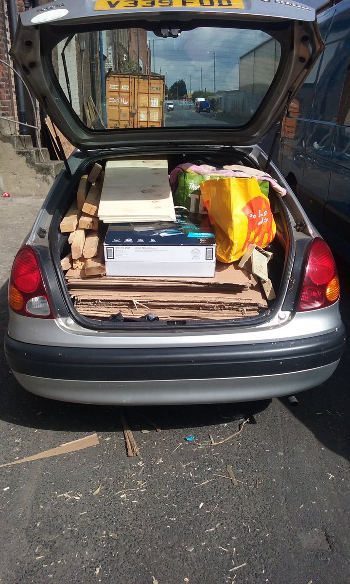 moshellwren's tweet photo. And im off... @lakesalive @loveartworkshop pretty good packing if i do say so myself https://t.co/u3762me7Ol