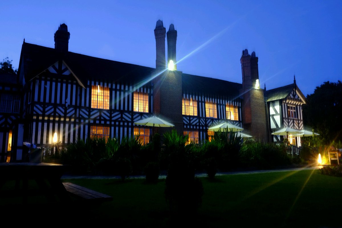 #Worsley Old Hall night pic #Salford