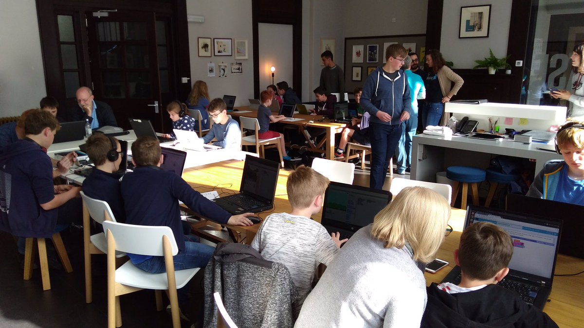 CoderDojoStirli's tweet image. First coderdojo in Codebase Stirling!!