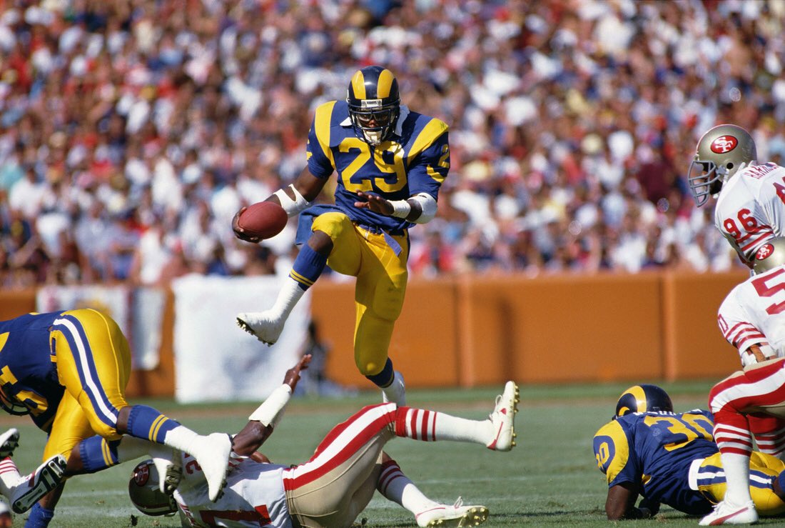 Happy birthday to Eric Dickerson! 
*P.S we need to bring back goggles back in the NFL* 