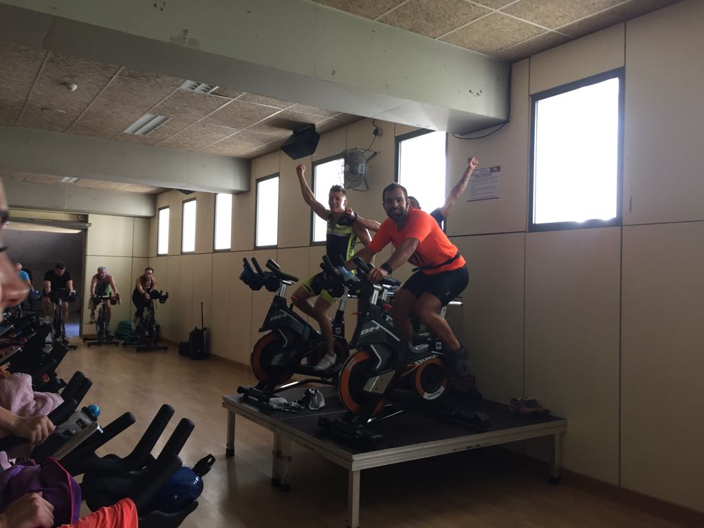 Arganda_Ayto's tweet photo. Máster class de ciclo indoor en la Ciudad Deportiva Príncipe Felipe dentro de las actividades del "Día del Deporte" #FiestasArganda #Arganda https://t.co/gC69PtB3R5
