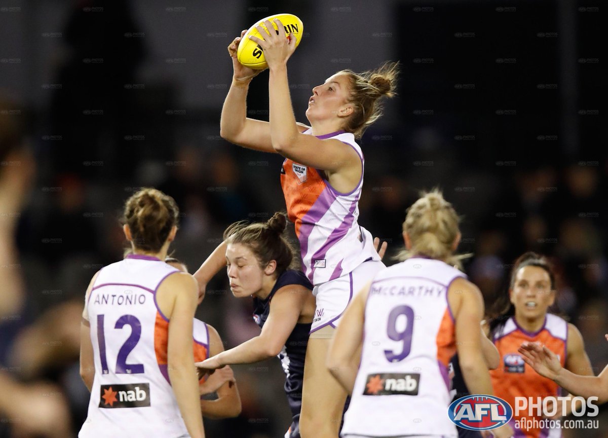 3QT: AFLW Victoria 11.7 (73) lead AFLW Allies 2.2 (14). #AFLWOrigin
