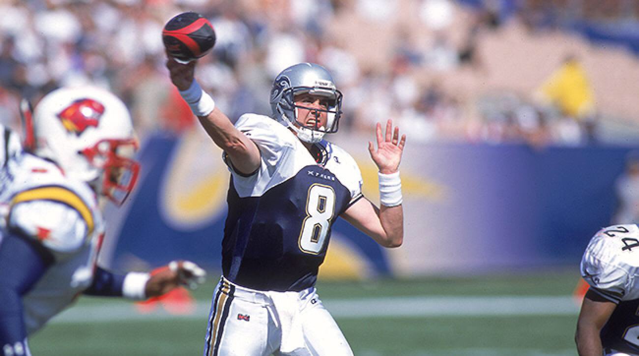 Happy birthday to XFL legend and one-year wonder Tommy Maddox! 
(yeah the XFL once existed..........) 